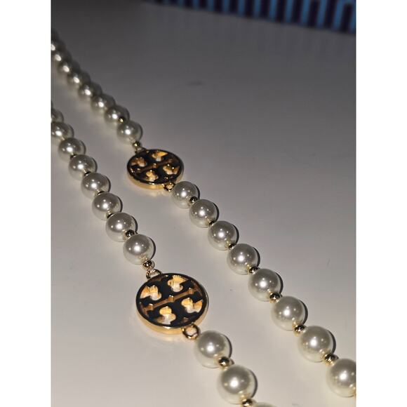 Tory Burch Evie Long Single Glass Pearl Necklace w/Jewelry Pouch NWT Approx 52" - Picture 3 of 7